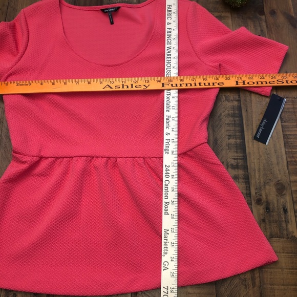 Daisy Fuentes Watermelon Peplum Top - Picture 8 of 9